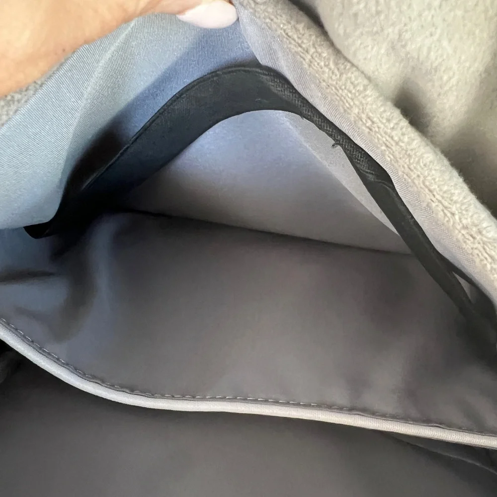 Bluetooth Backpack bookbag Great Gray KUWOW Bluetooth Tracking bag like New - Picture 10 of 12